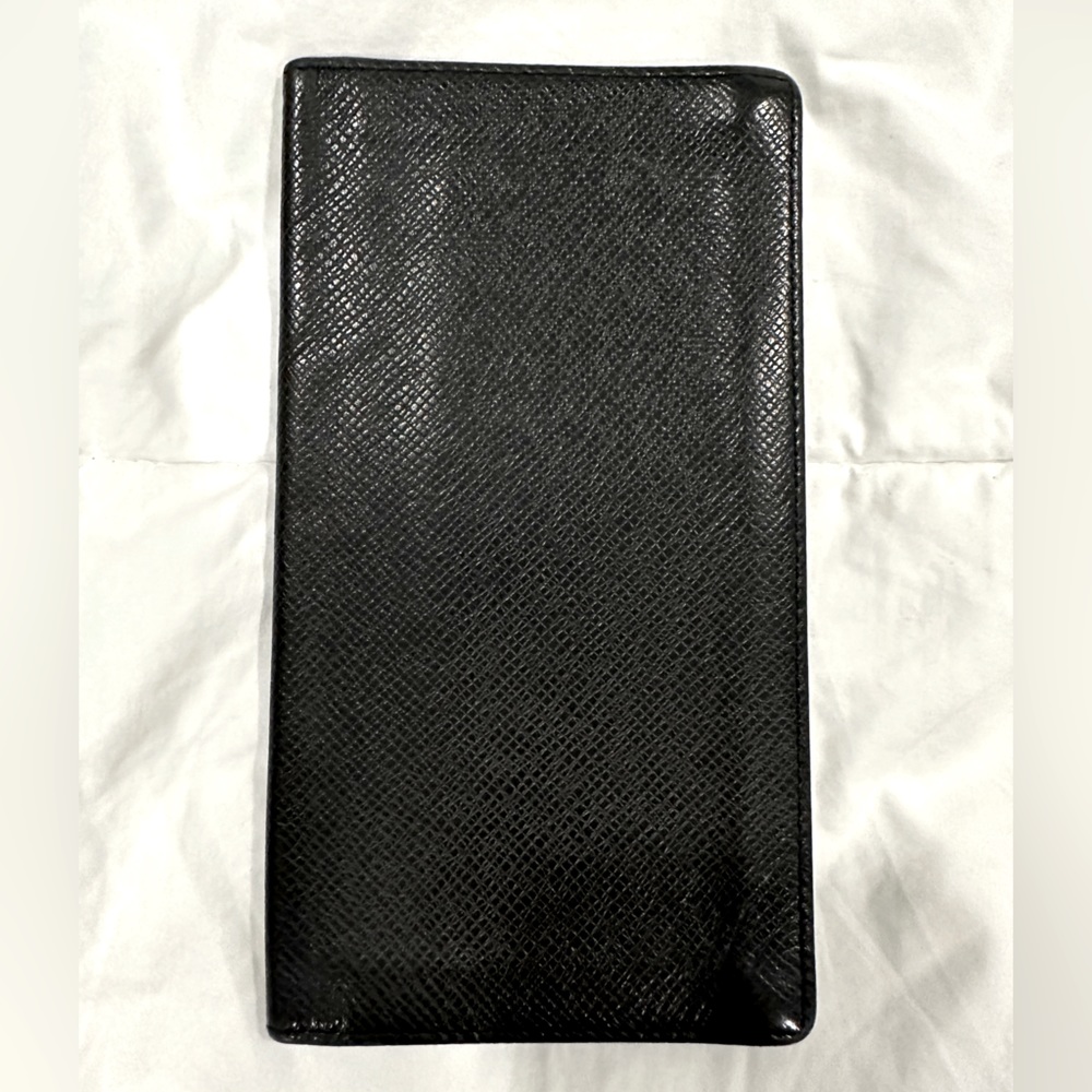 LOUIS VUITTON Taiga Porte 14 Cartes Credit Leather Long Bill Wallet (bi-fold)